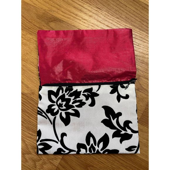 Elegant Silk Purse Clutches Set - Timeless Style, Practical Functionality - Picture 11 of 11